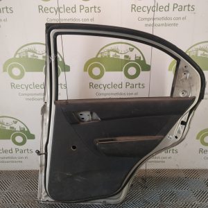 Puerta Trasera Derecha Chevrolet Aveo (06144035)