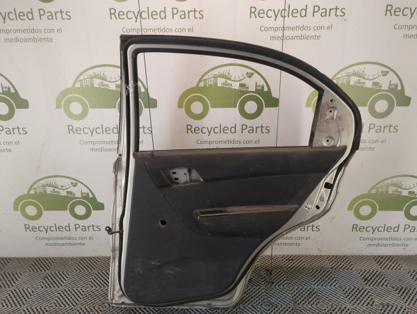 Puerta Trasera Derecha Chevrolet Aveo (06144035)