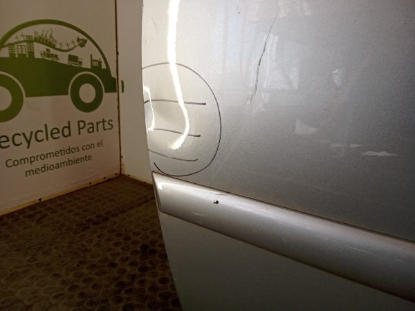 Puerta Trasera Izquierda Toyota Avensis (04619123)