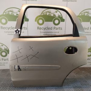 Puerta Trasera Izquierda Chevrolet Corsa 2 (04810998)