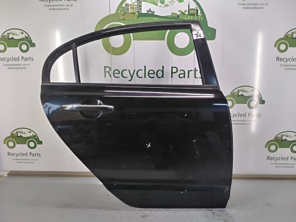 Puerta Trasera Derecha Honda Civic 8va (04326629)