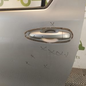 Puerta Trasera Izquierda Toyota Hilux Ln (04970058)