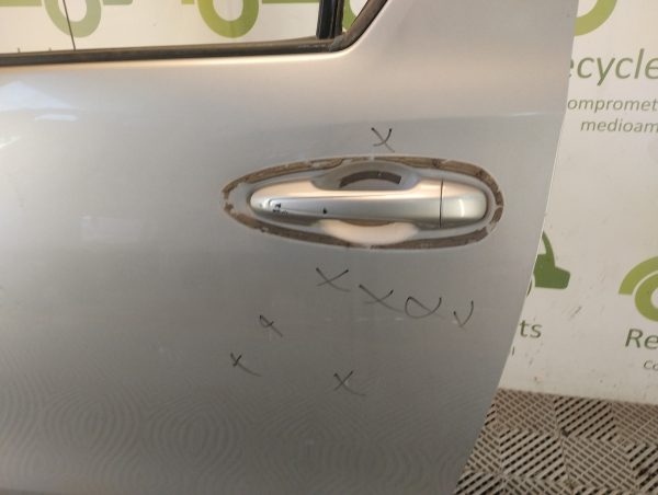Puerta Trasera Izquierda Toyota Hilux Ln (04970058)