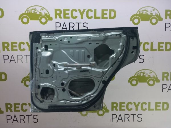 Puerta Trasera Derecha Subaru Forester (04315327) Lp*