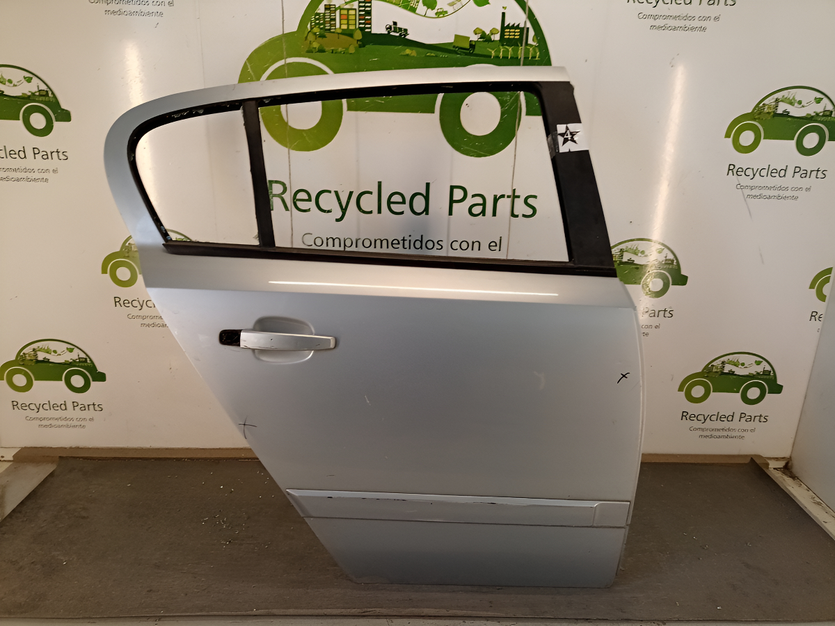 Puerta Trasera Derecha Chevrolet Vectra 5p (04165650) Lp