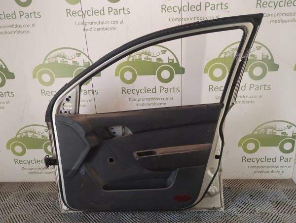 Puerta Delantera Derecha Chevrolet Aveo (06144039)