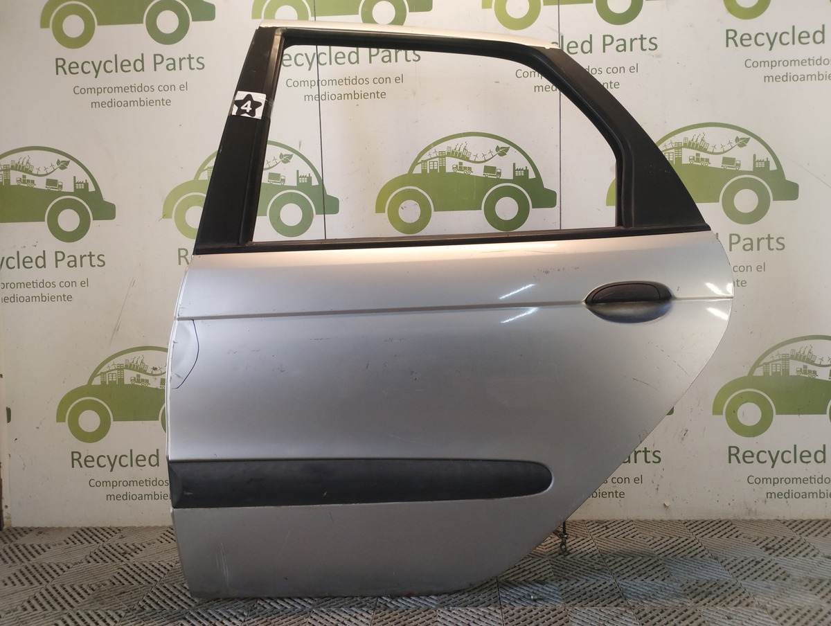Puerta Trasera Izquierda Renault Scenic (05144389)