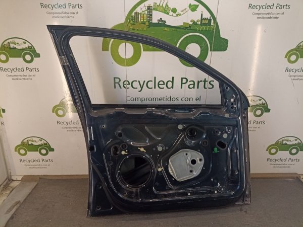 Puerta Delantera Izquierda Vw Vento Lv (04237791)