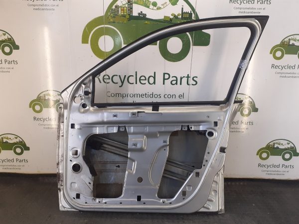 Puerta Delantera Derecha Renault Megane 2 (04425430)