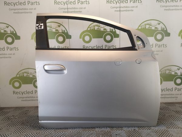 Puerta Delantera Derecha Chevrolet Spin (05738882)
