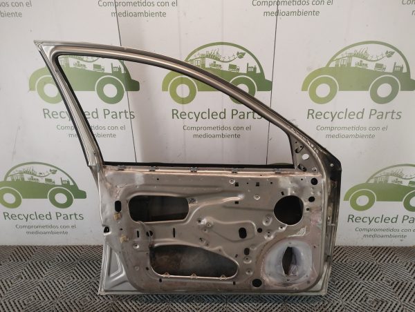 Puerta Delantera Izquierda Chevrolet Corsa (05840547)