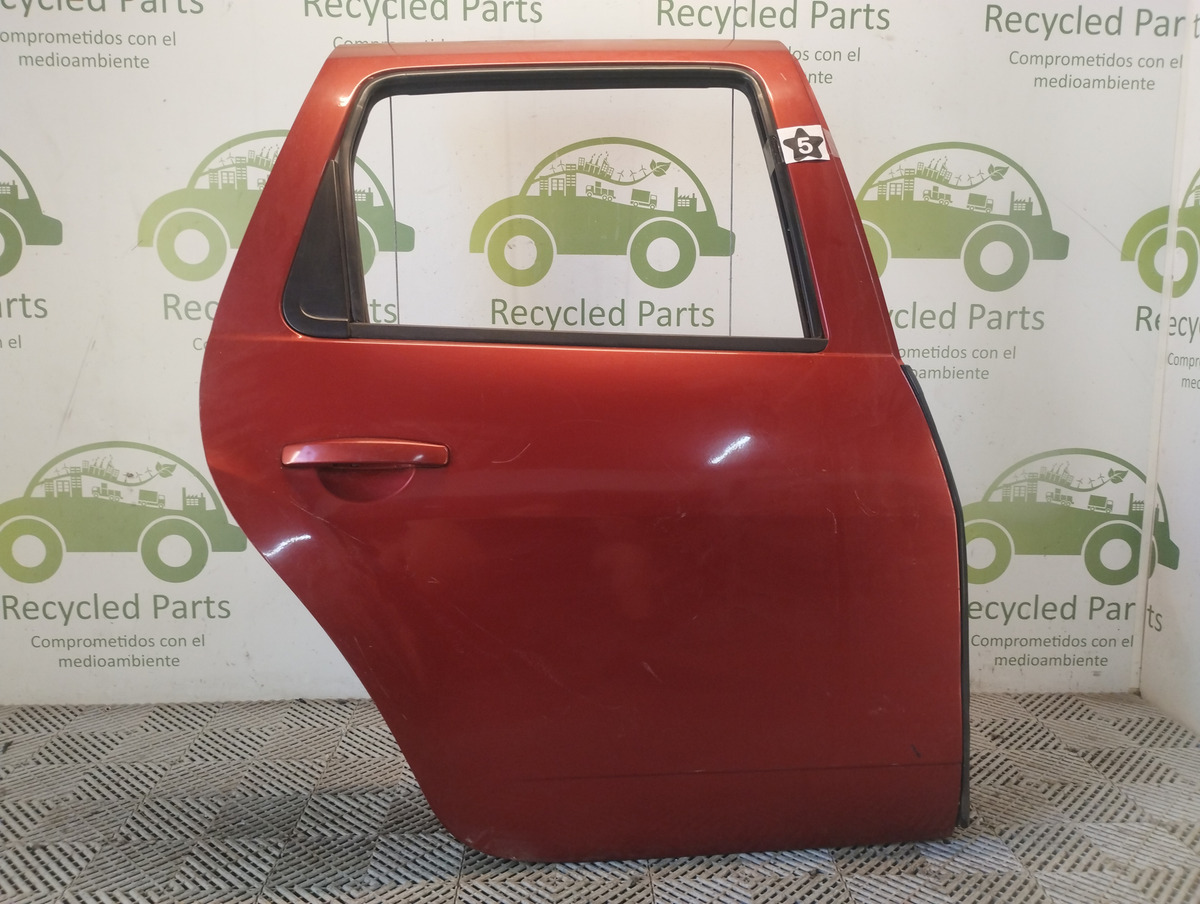 Puerta Trasera Derecha Renault Duster (05574903)