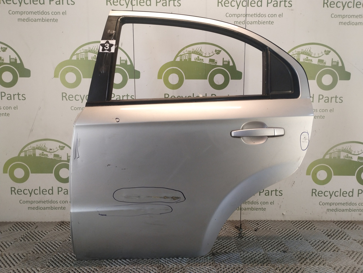 Puerta Trasera Izquierda Chevrolet Aveo (06328654)