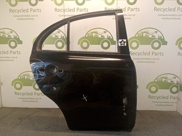 Puerta Trasera Derecha Nissan March (03963768)