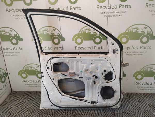 Puerta Delantera Izquierda Toyota Hilux (05206147)
