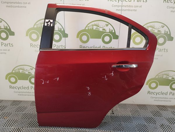 Puerta Trasera Izquierda Chevrolet Sonic 4p (05437526)