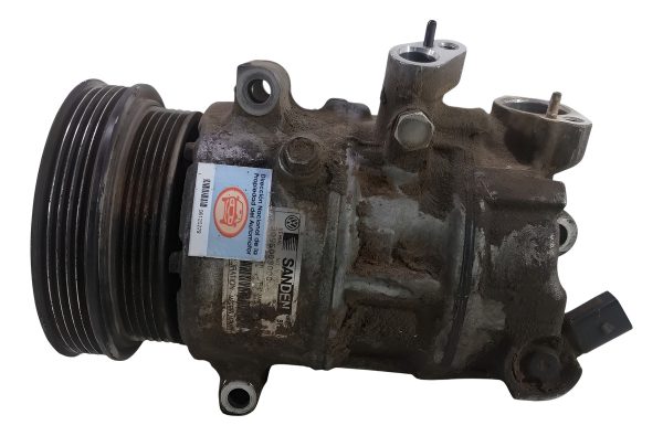 Compresor De A/a Vw Vento 2.5 (06120229)