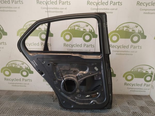Puerta Trasera Izquierda Vw Vento Lv (05710616)