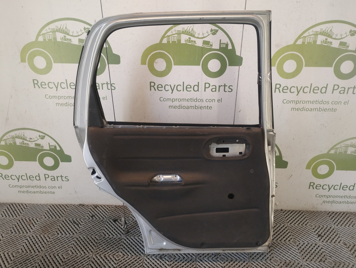 Puerta Trasera Izquierda Chevrolet Corsa (06179048)