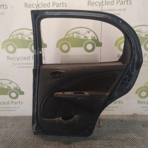 Puerta Trasera Derecha Toyota Etios 5p (04958318)