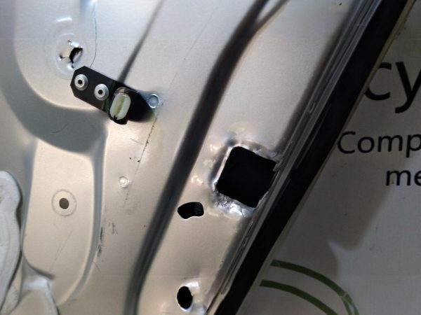 Puerta Trasera Derecha Renault Fluence (04701679) Lp
