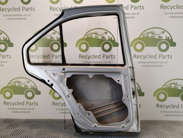 Puerta Trasera Izquierda Vw Bora (04786079)