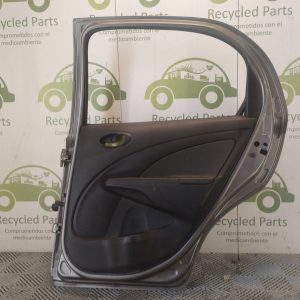 Puerta Trasera Derecha Toyota Etios 5p (05938179)