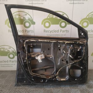 Puerta Delantera Izquierda Toyota Corolla G10 (06195403)