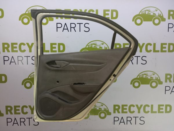Puerta Trasera Derecha Chevrolet Onix (04009938) Lp