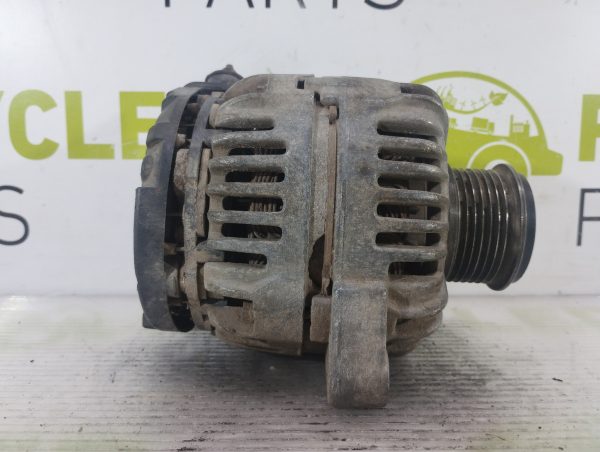 Alternador Toyota Hilux 2.5 (04984043)