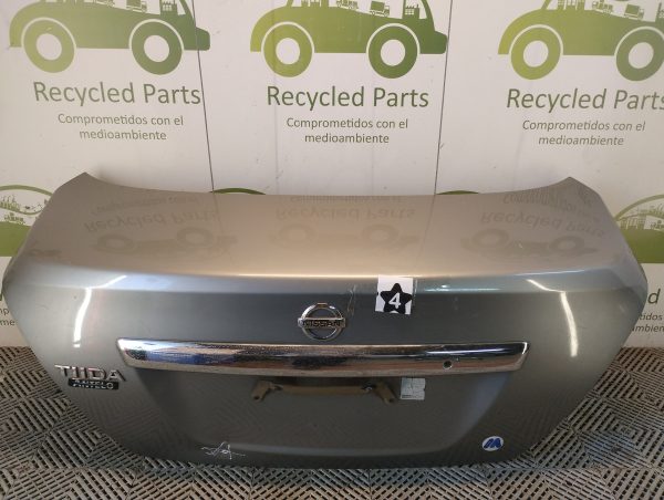 Tapa De Baul Nissan Tiida (05568050)
