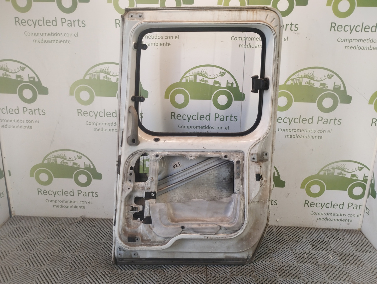 Puerta Trasera Derecha Renault Kangoo (05114656)