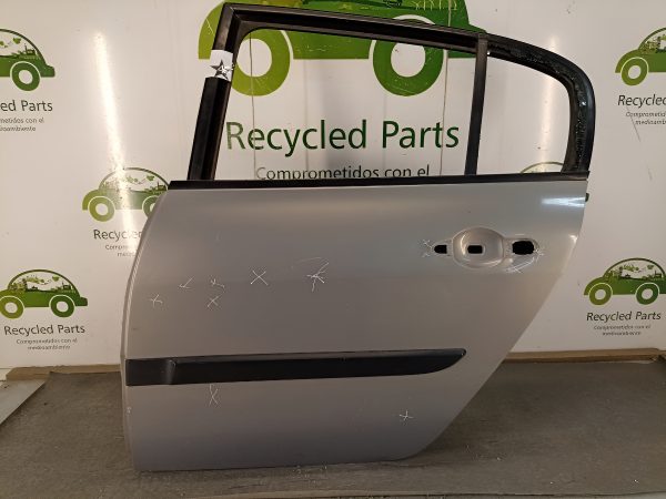 Puerta Trasera Izquierda Renault Megane F2 4p (04410488) Lp