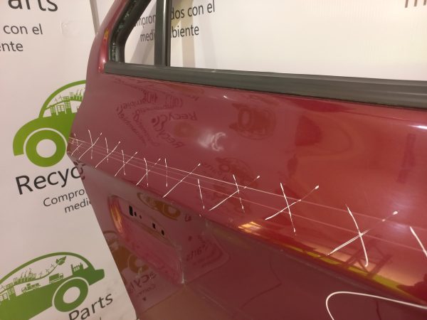 Puerta Trasera Derecha Chevrolet Onix (05311942)