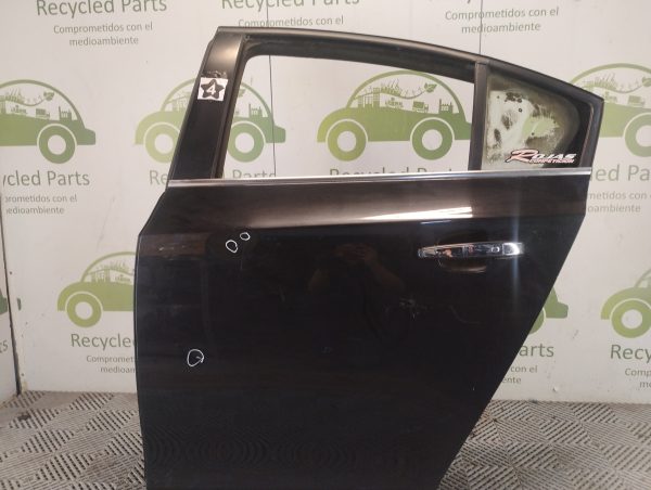 Puerta Trasera Izquierda Chevrolet Cruze 4p (06747492)