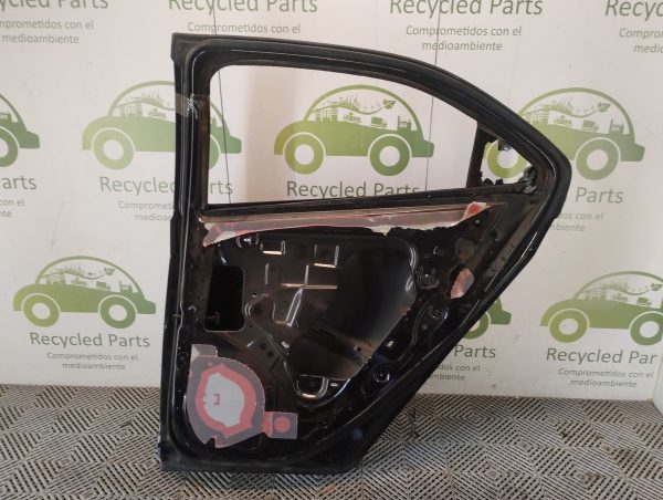 Puerta Trasera Derecha Chevrolet Onix (05748719)