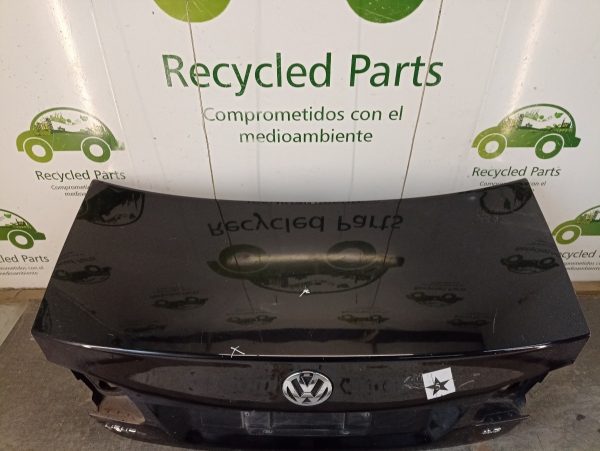 Tapa De Baul Vw Vento Lv (04404956)