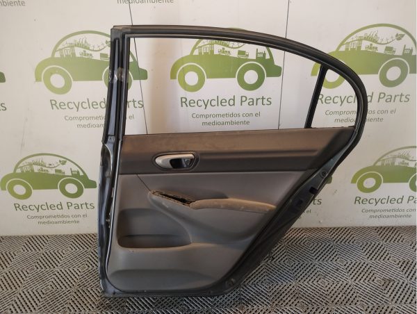 Puerta Trasera Derecha Honda Civic 8va (06057560)