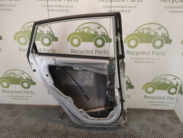 Puerta Trasera Izquierda Ford Fiesta Kd 5p (05909766)