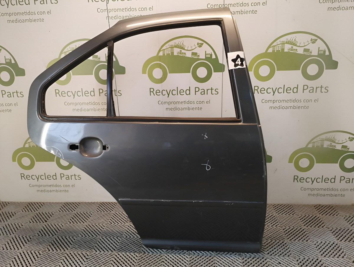 Puerta Trasera Derecha Vw Bora (05467909)
