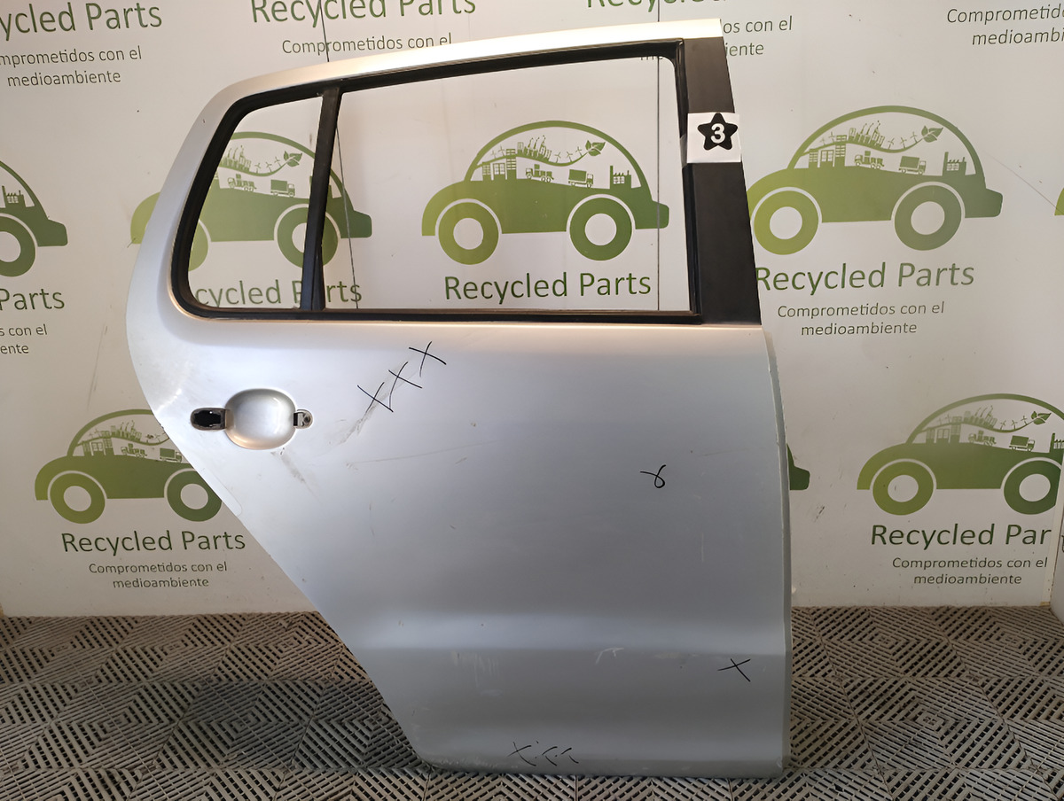 Puerta Trasera Derecha Vw Fox Lv (05501689)