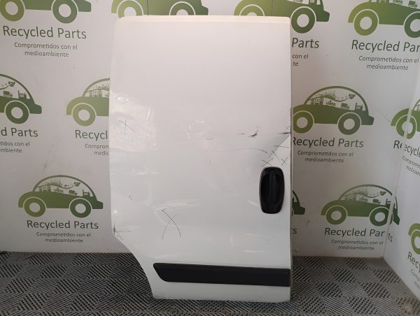 Puerta Trasera Derecha Fiat Qubo (05813708)