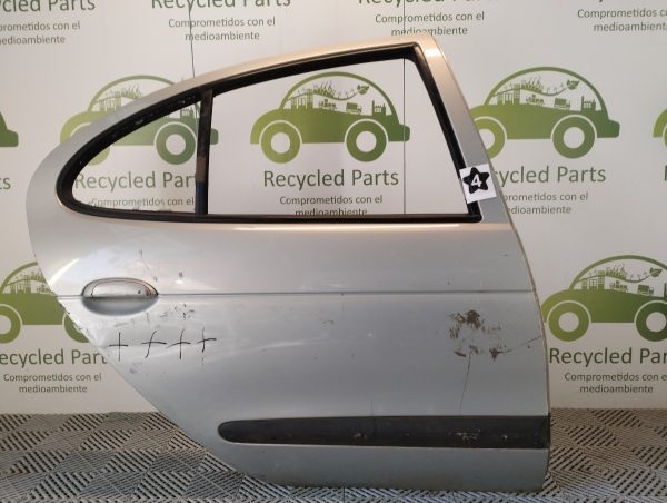 Puerta Trasera Derecha Renault Megane 1 (03010650)