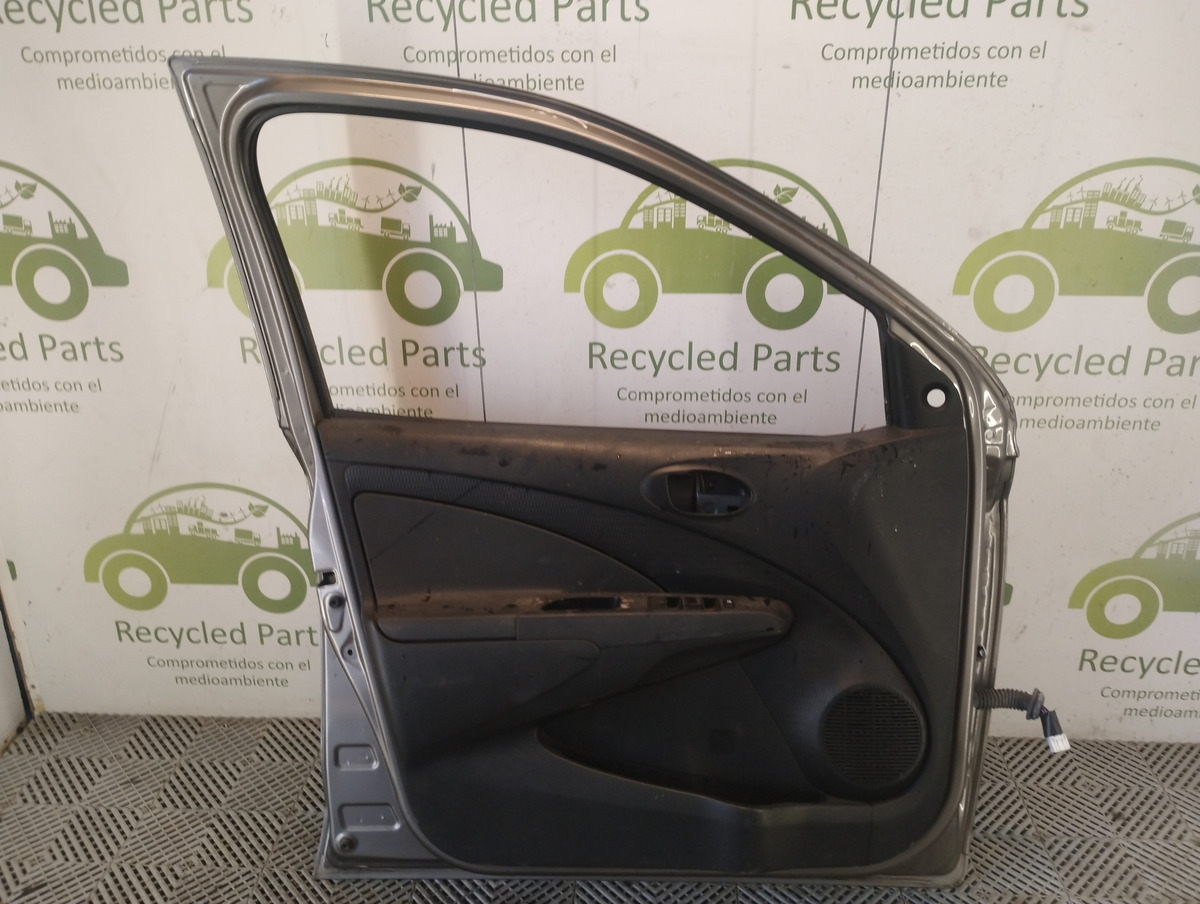 Puerta Delantera Izquierda Toyota Etios (05938177)