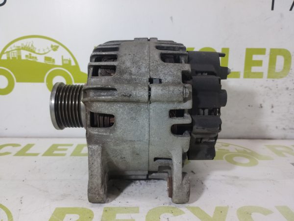 Alternador Renault Captur 2.0 (06045943)