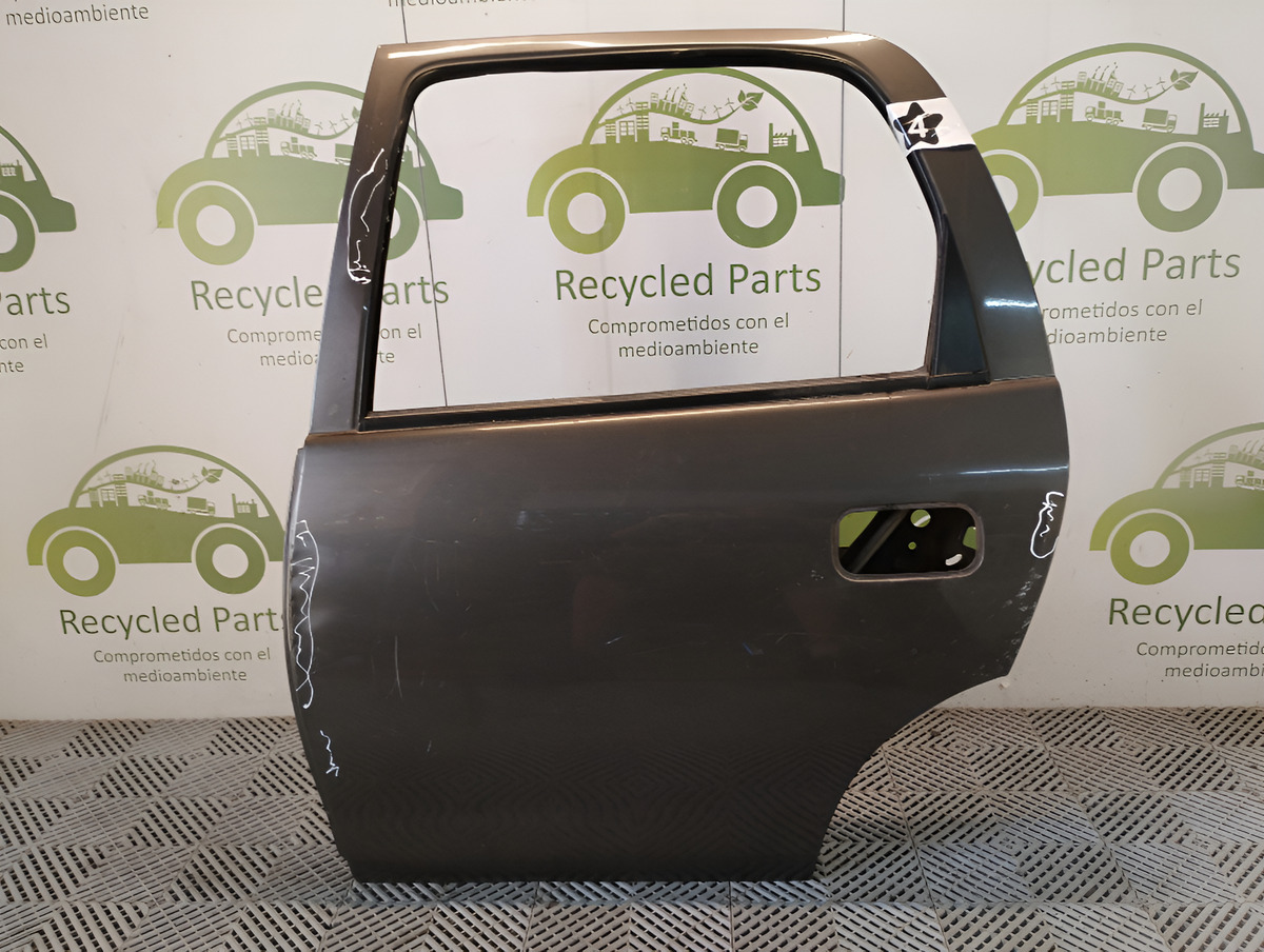 Puerta Trasera Izquierda Chevrolet Corsa (05237392)