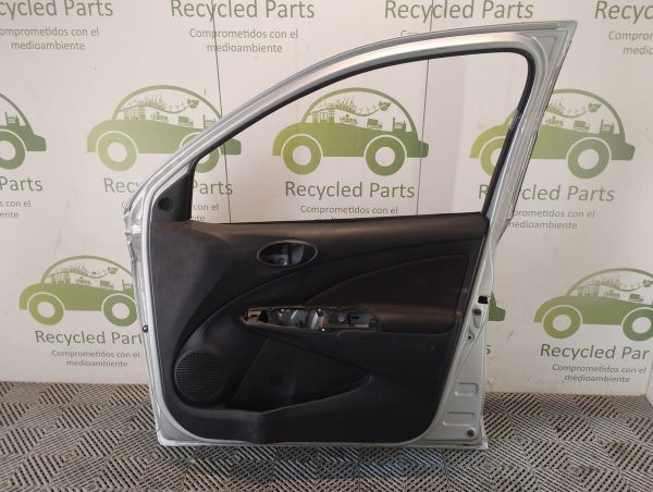 Puerta Delantera Derecha Toyota Etios (05219792)