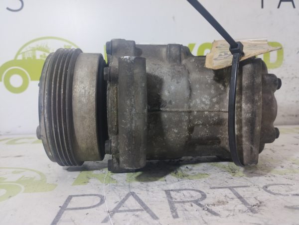 Compresor De A/a Renault Clio 1.2 (05948489)