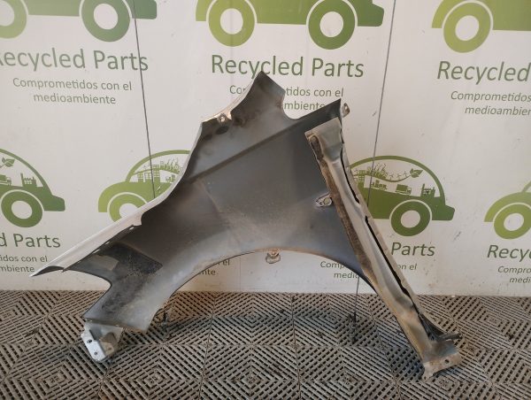 Guardabarro Derecho Nissan Tiida (05617450)