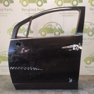 Puerta Delantera Izquierda Chevrolet Tracker (05632168)